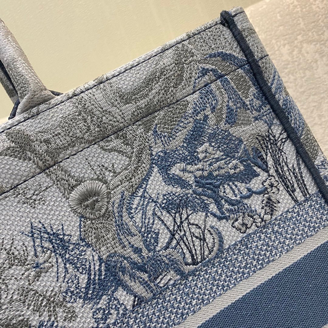 DI Large Book Tote Blue and White Cornely Embroidery, Blue, For Women Women’s Handbags, Shoulder Bags, 42cm CD M1286ZRGO_M928