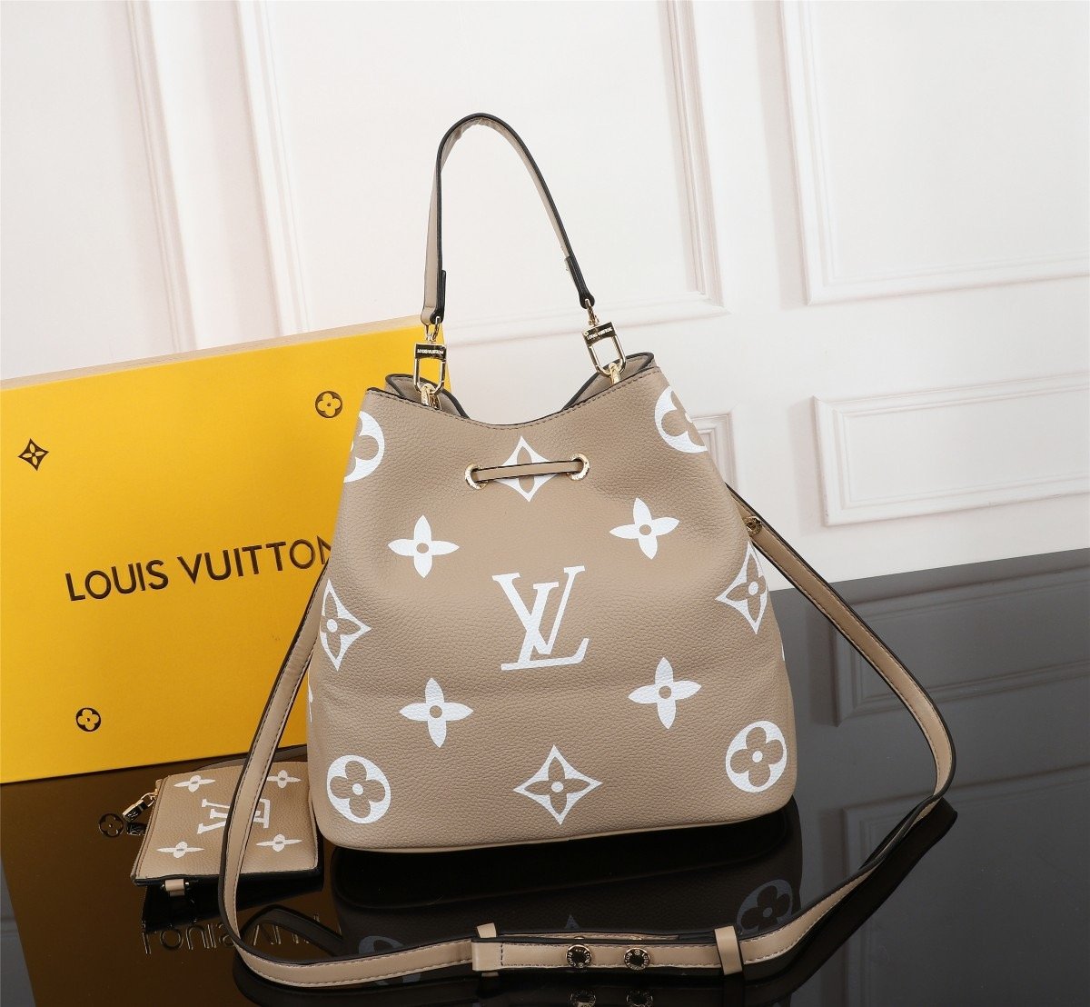 VO - AF Handbags LUV 032