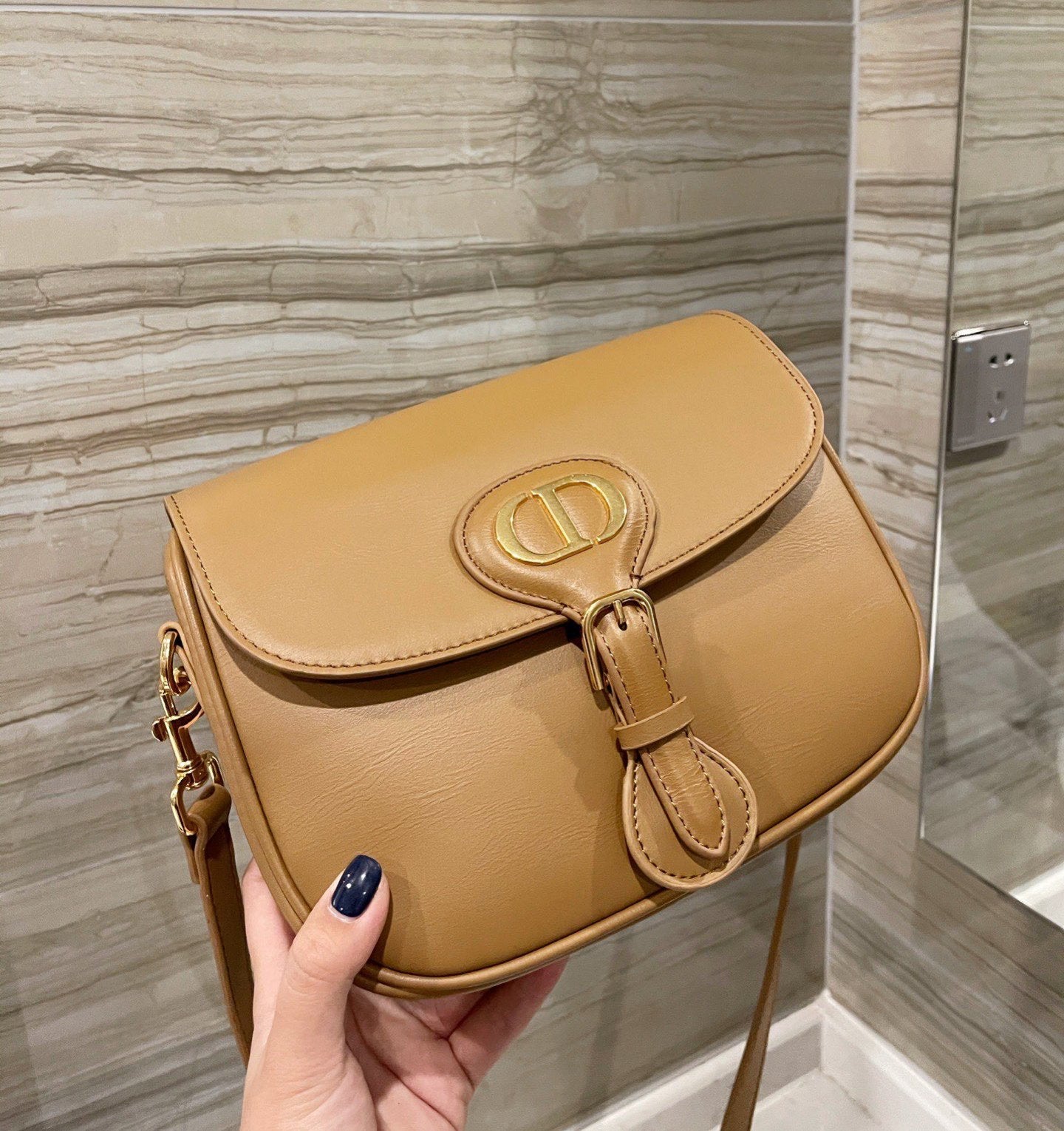 VO - AF Handbags DIR 038