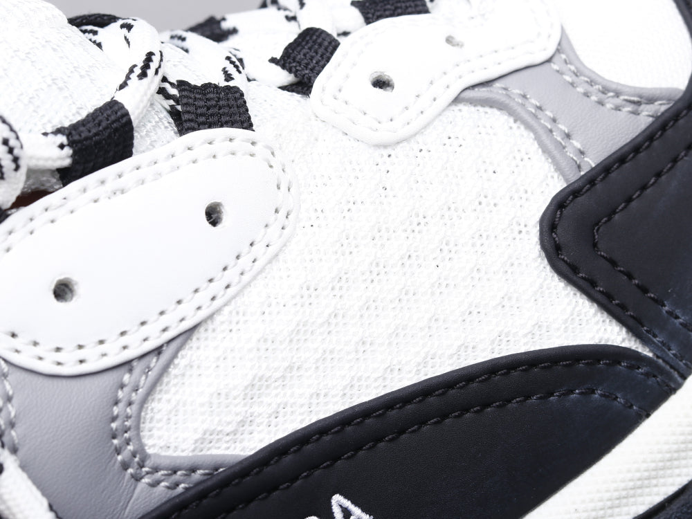 VO - Bla Triple-S Black And White Sneaker