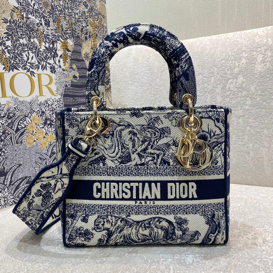 DI Medium Lady D-Lite Bag Blue Toile de Jouy Reverse Embroidery, Blue Handbags, Crossbody Bags, 24cm CD M0565ORGO_M928