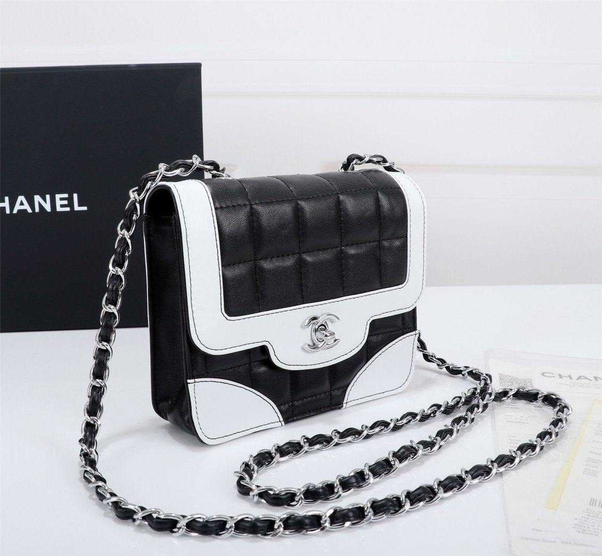 CHL 19 Handbag 7in/18cm Black/White For Women