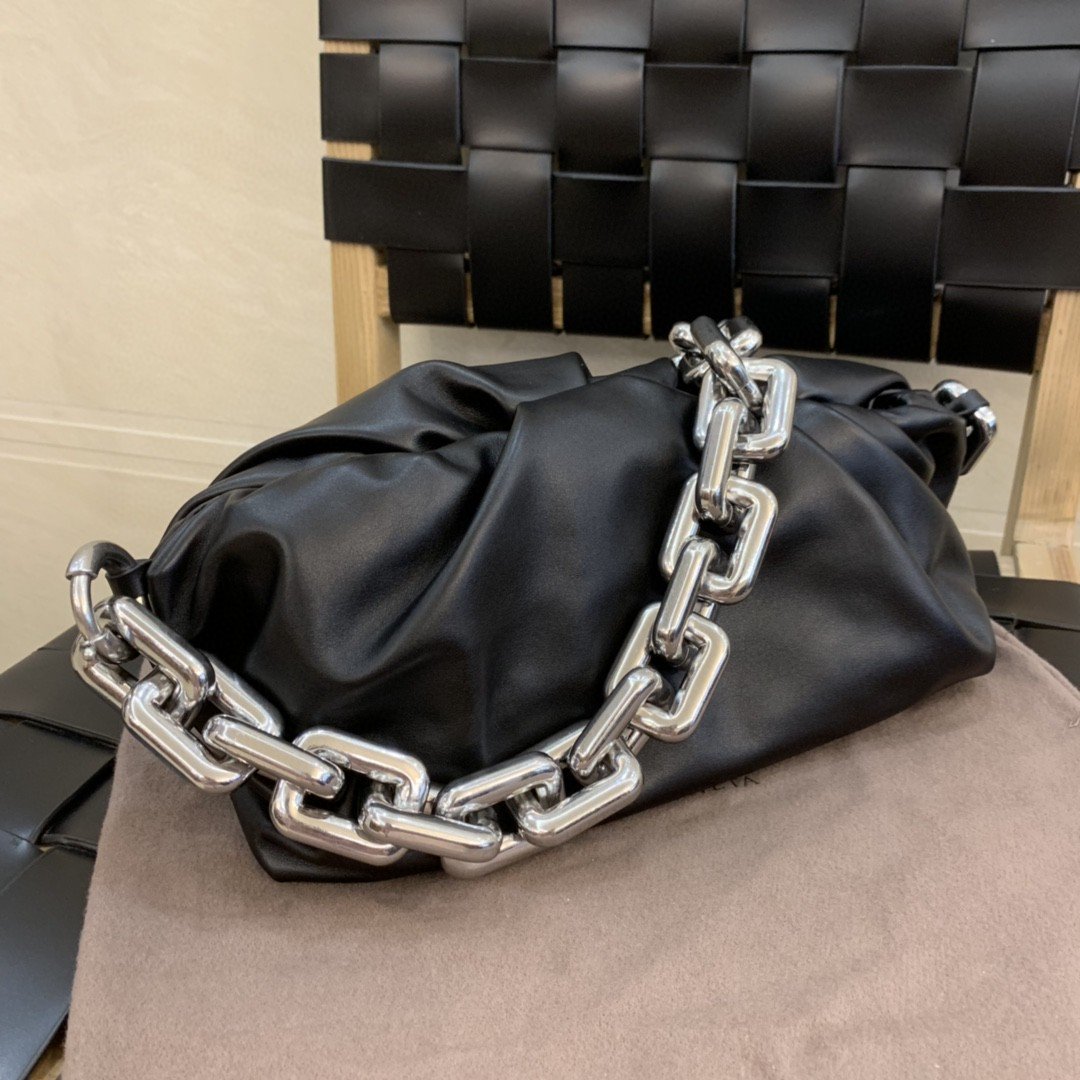 BV Chain Pouch For Women 12.2in/31cm In Black