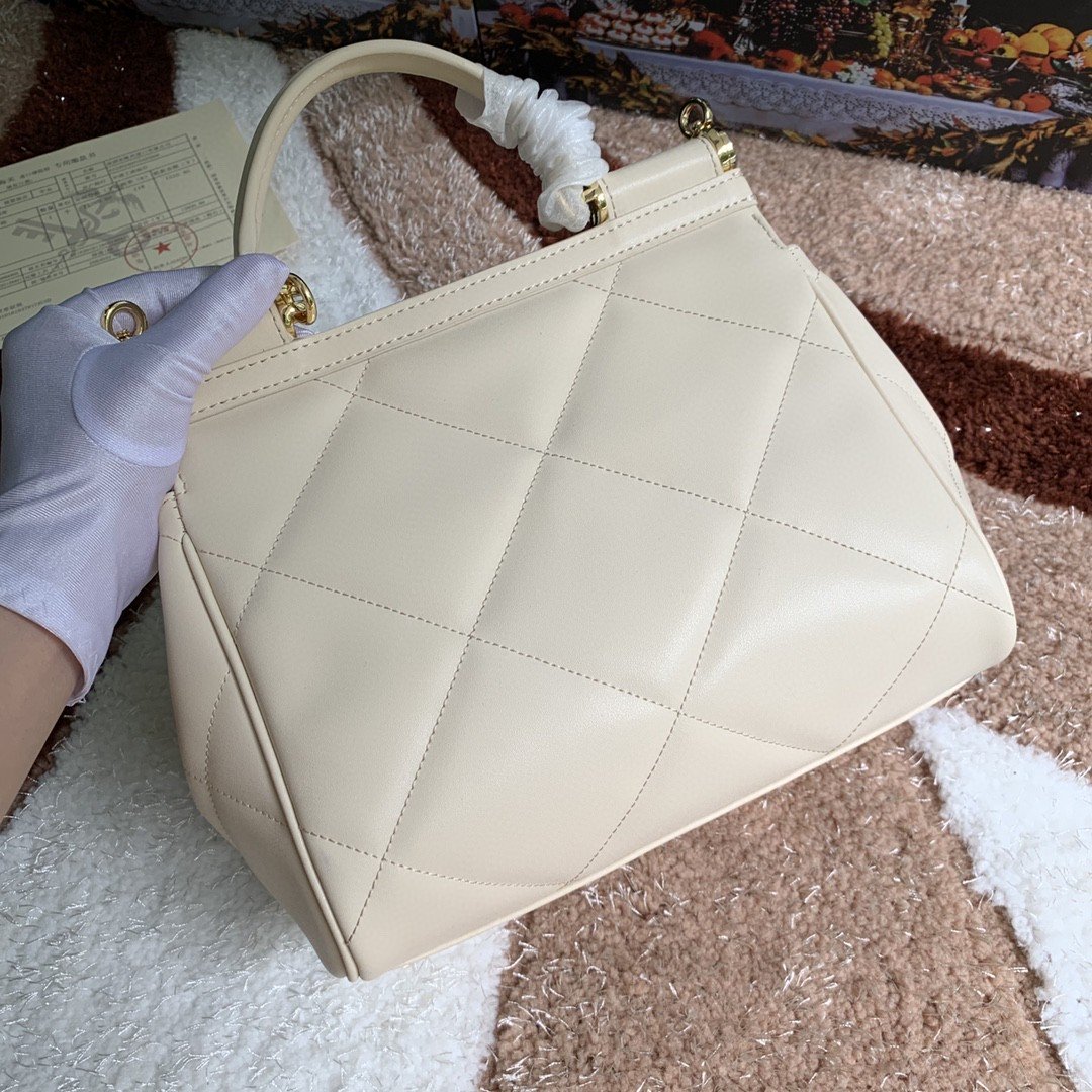 DG Medium Sicily Bag In Quilted White For Women 10.2in/26cm DG BB6002AW59180002