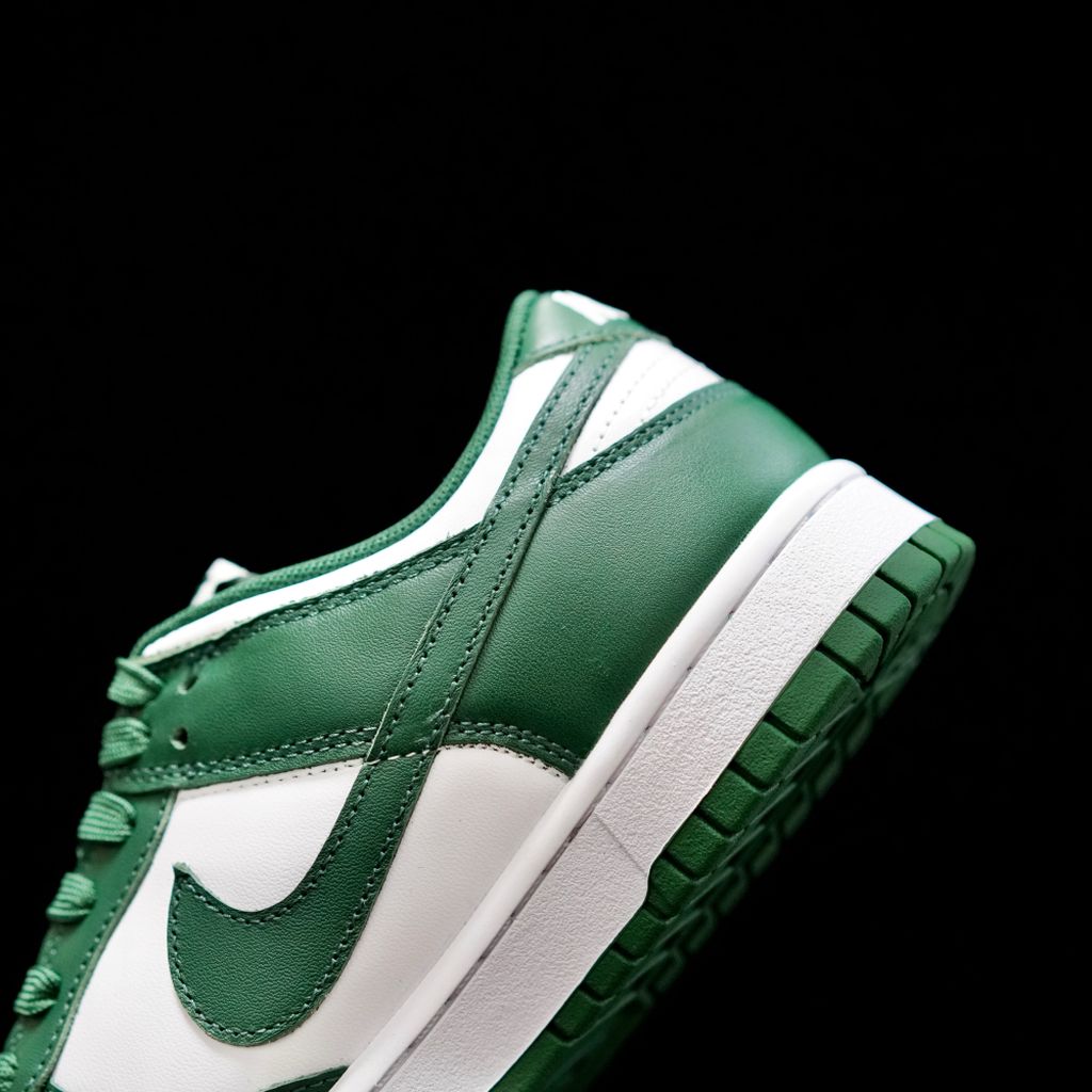 VO -NKE Varsity Green green