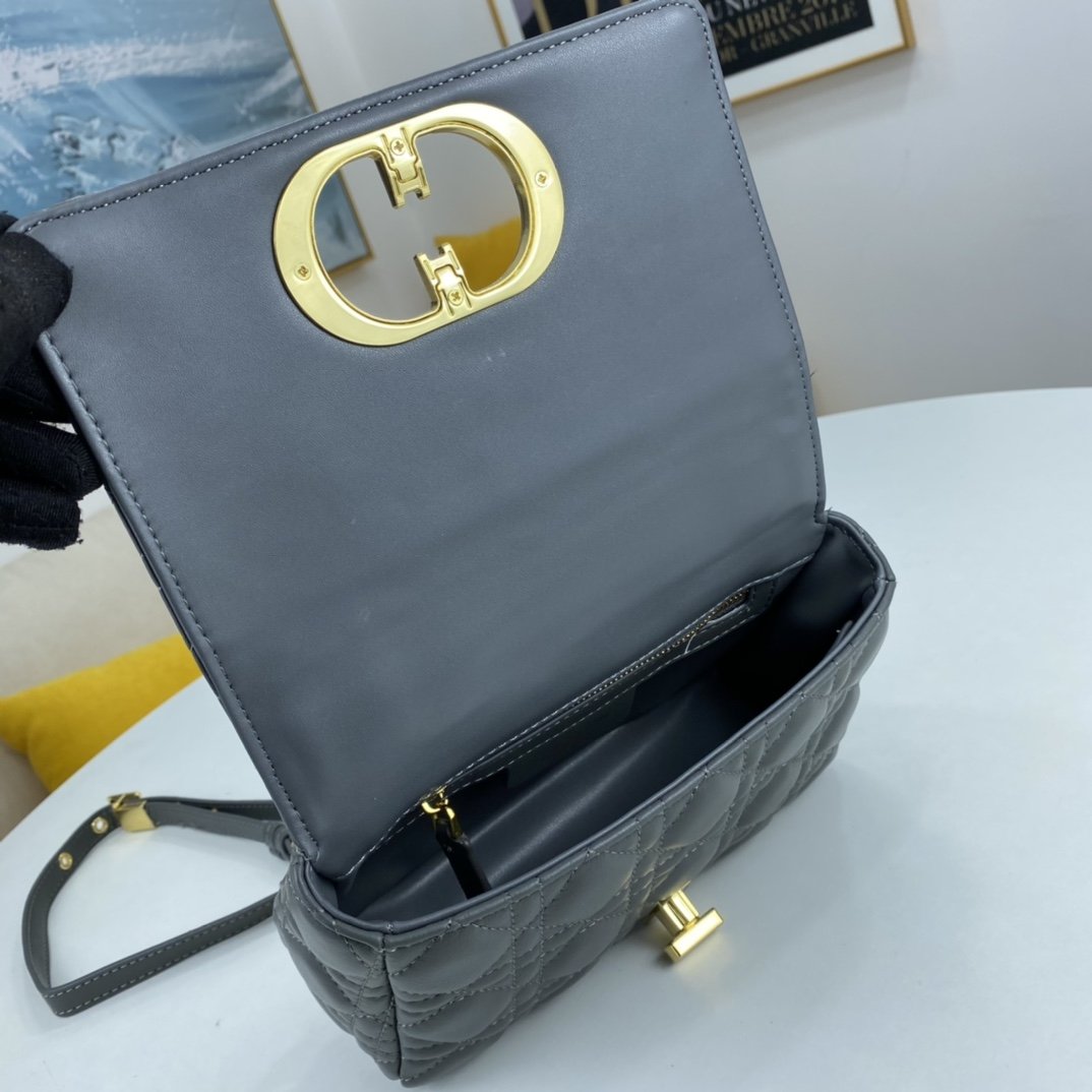 VO - AF Handbags DIR 071