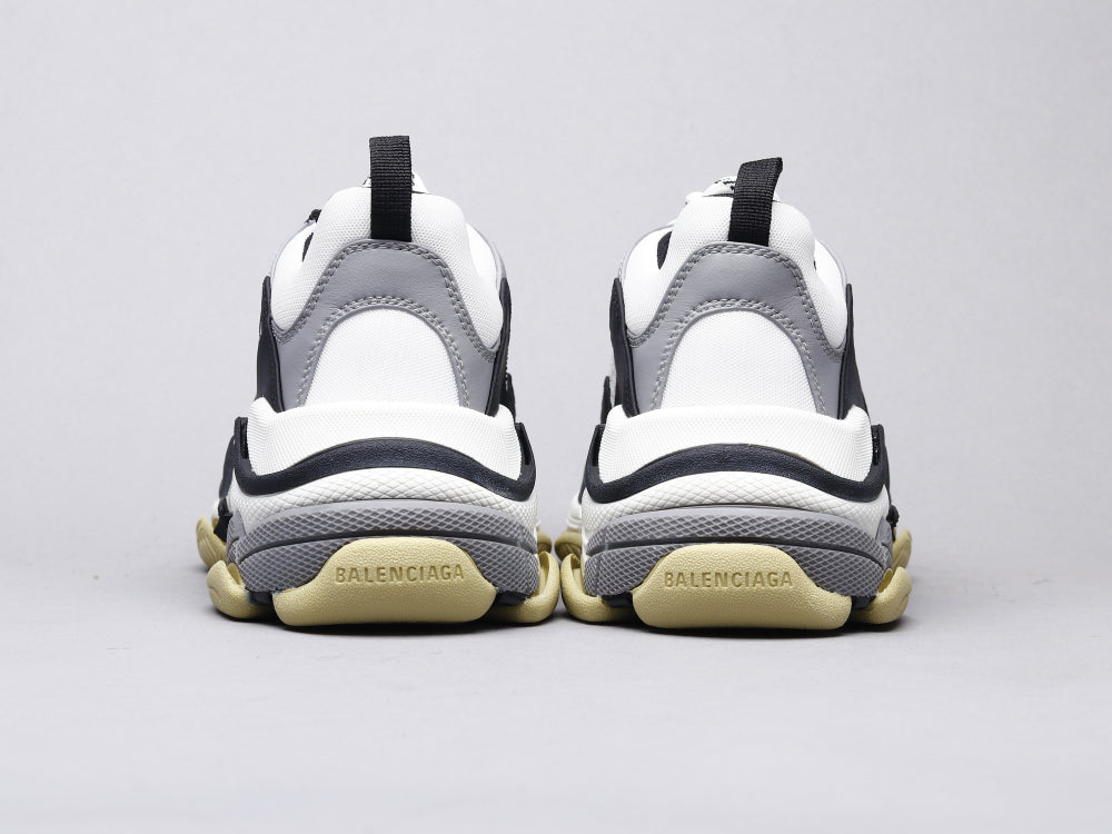 VO - Bla Triple-S Black And White Sneaker