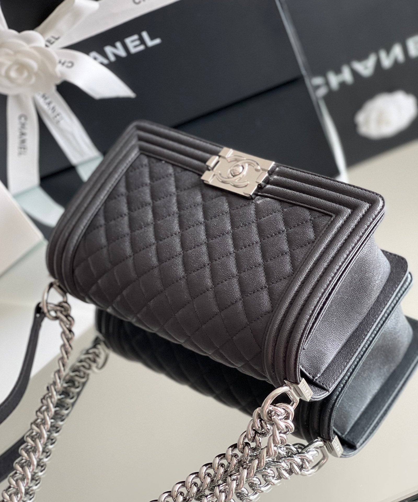 ChanelMedium Classic Flap Bag 25cm Black For Women A67086