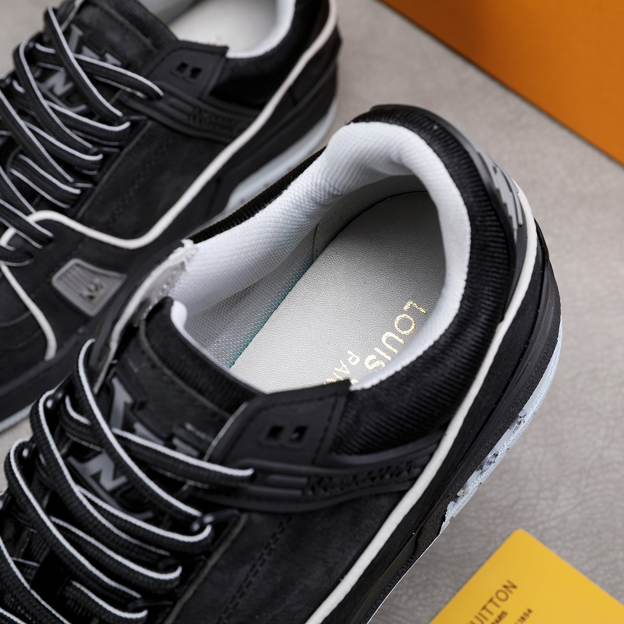 VO - LUV SurfaCE In CEnogram Black Sneaker