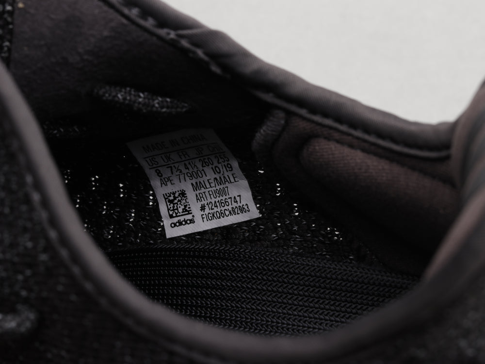 VO -Yzy 350 Black Starry Sneaker