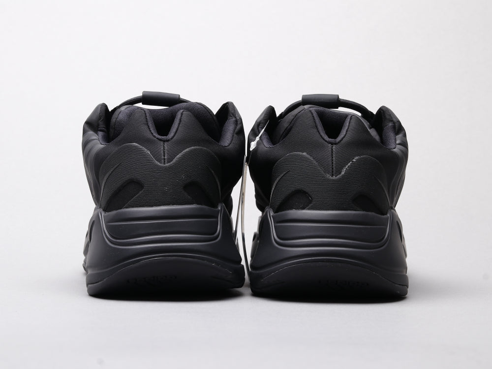 VO -Yzy 700 Dark Glow Sneaker