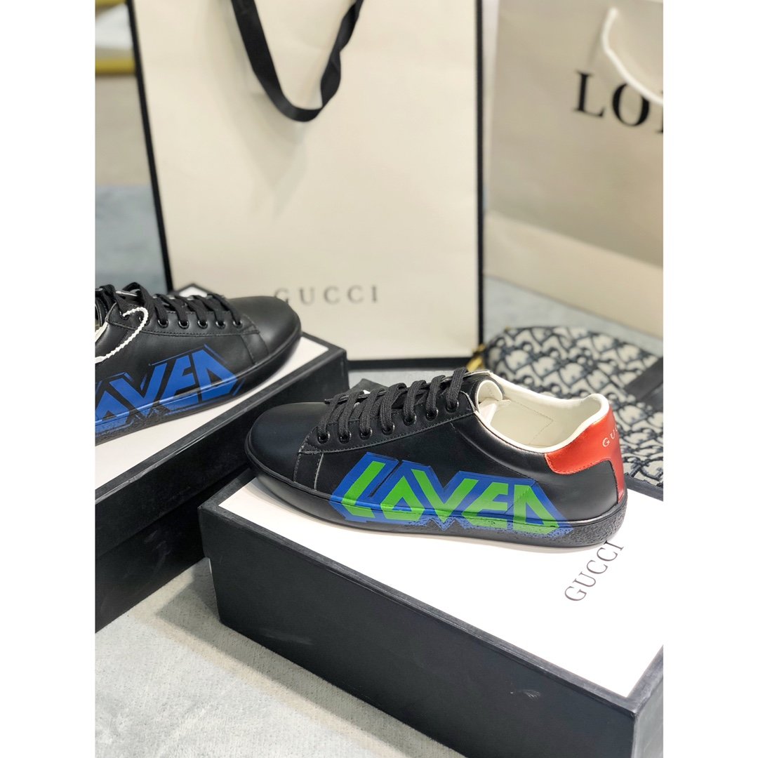 VO - GCI  Ace with loved black Sneaker 102