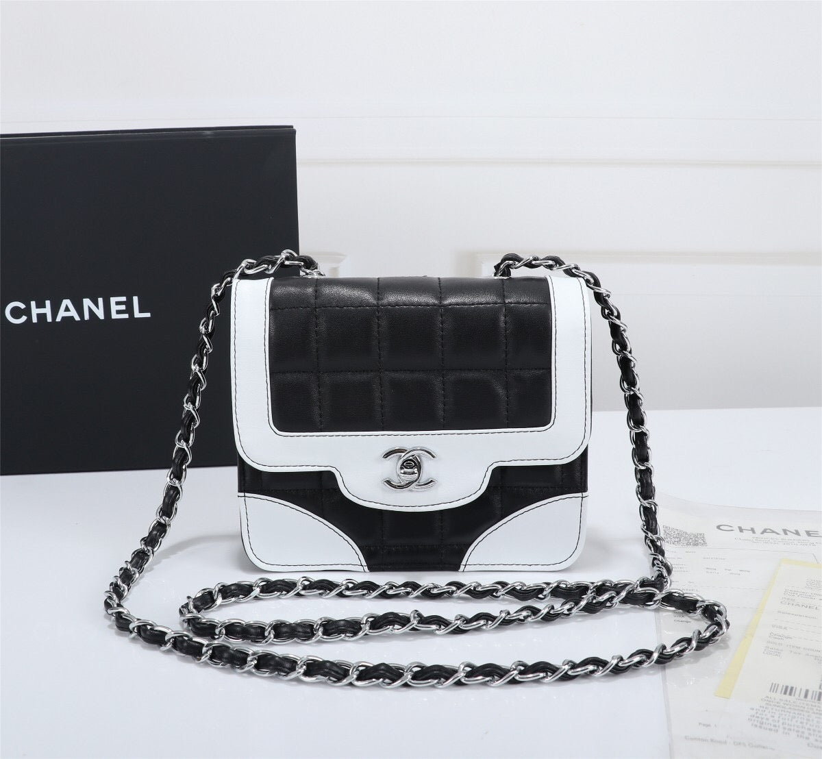 CHL 19 Handbag 7in/18cm Black/White For Women