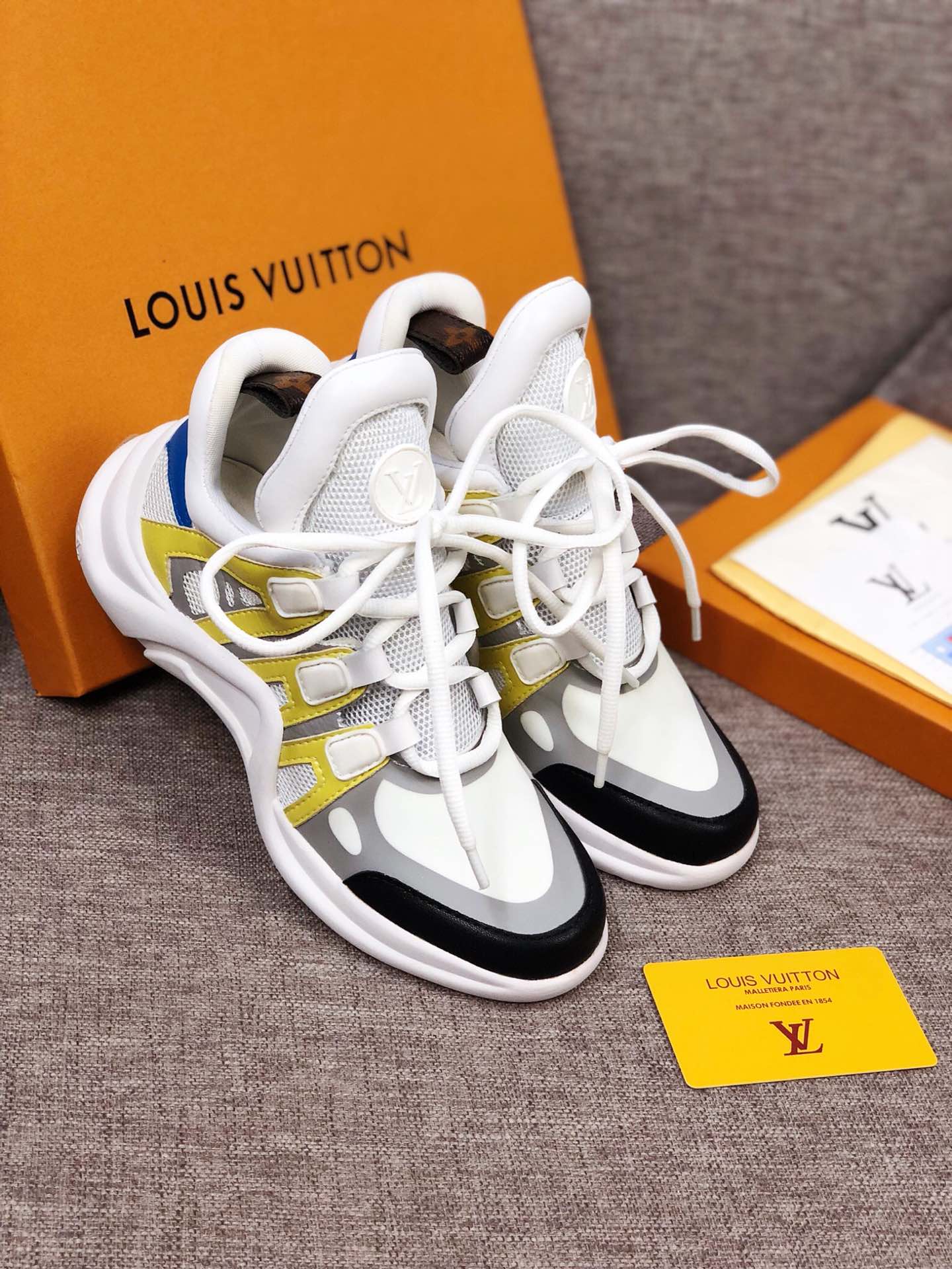 VO - LUV Archlight Brown Black Yellow Sneaker