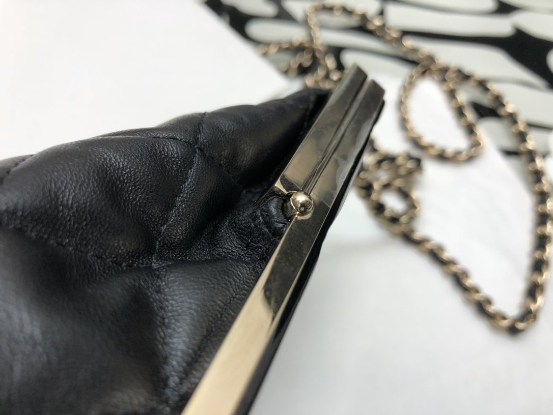 Chanel Cruise Clutch Crossbaby Black Bag For Women 13cm/5in