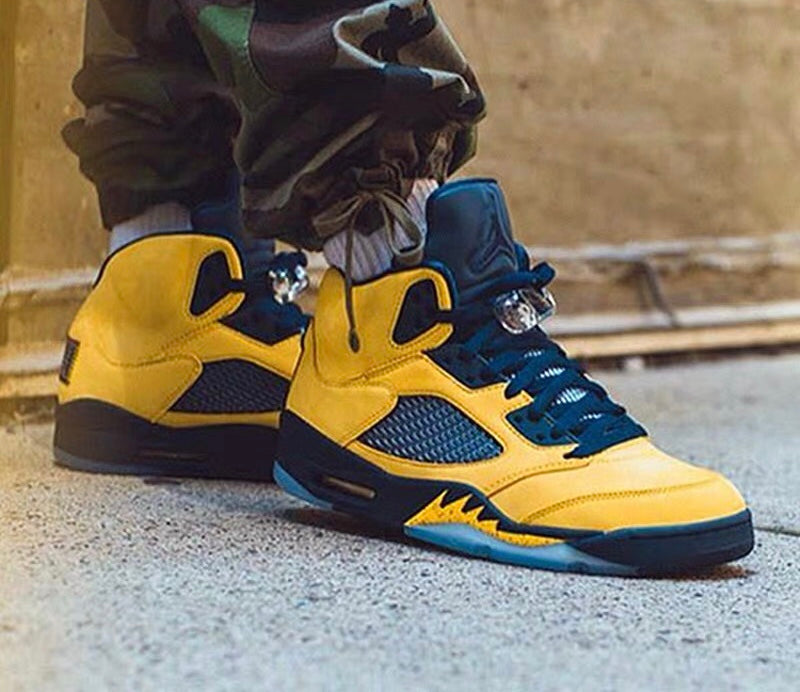 VO -AJ5 Michigan black and yellow