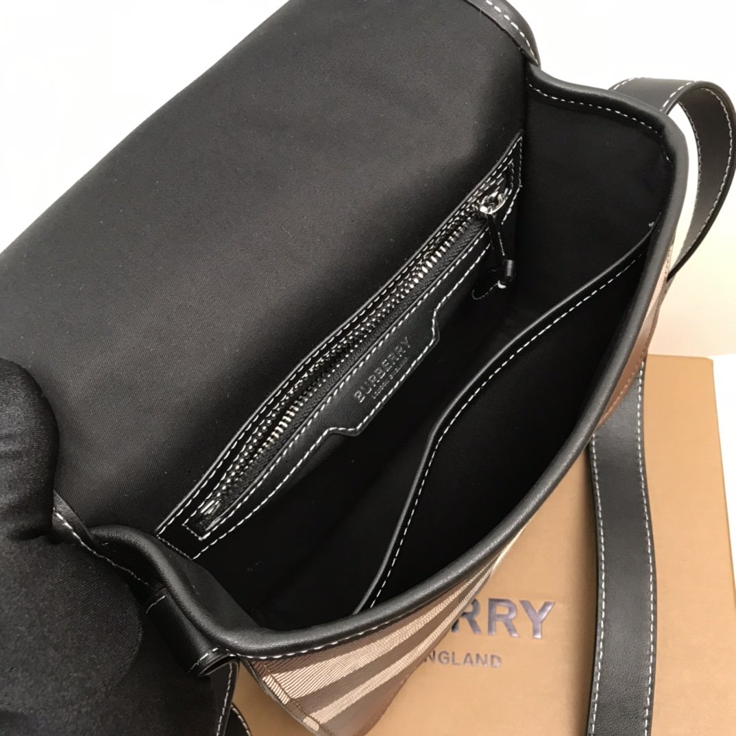 BB Check And Crossbody Bag For Men, Bags 7.7in/19.5cm 80528041