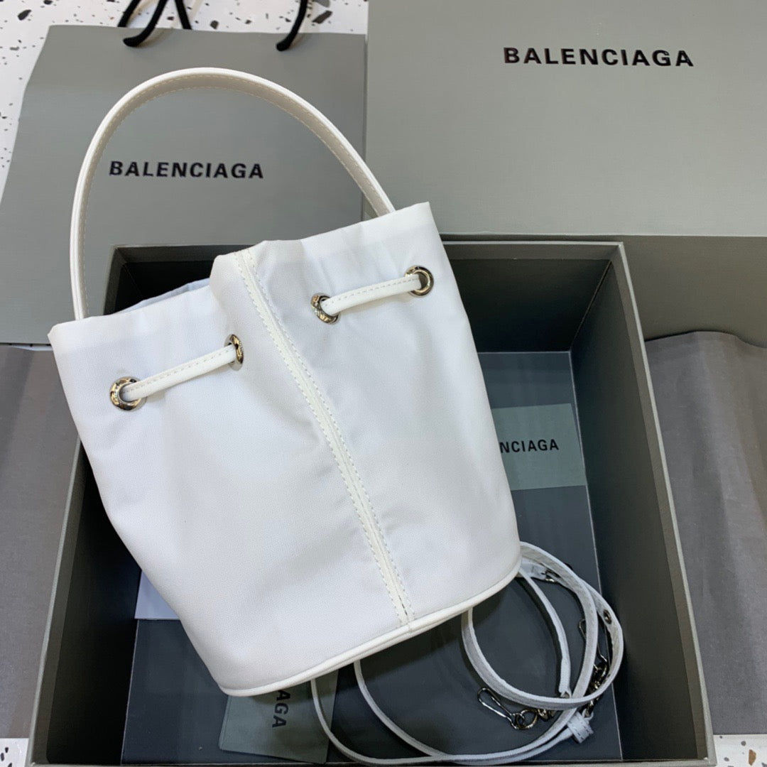 Balen Le Cagole Medium Bucket Bag In White, For Women,  Bags 11.8in/30cm