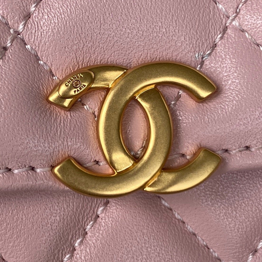 Chanel Clutch With Chain Gold Hardware PiNike For Women, Women&#8217;s Handbags, Shoulder Bags 5.7in/14.5cm