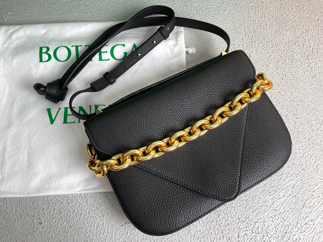 BV Mount Black, For Women, Women’s Bags 10.6in/27cm 667398V12M08425