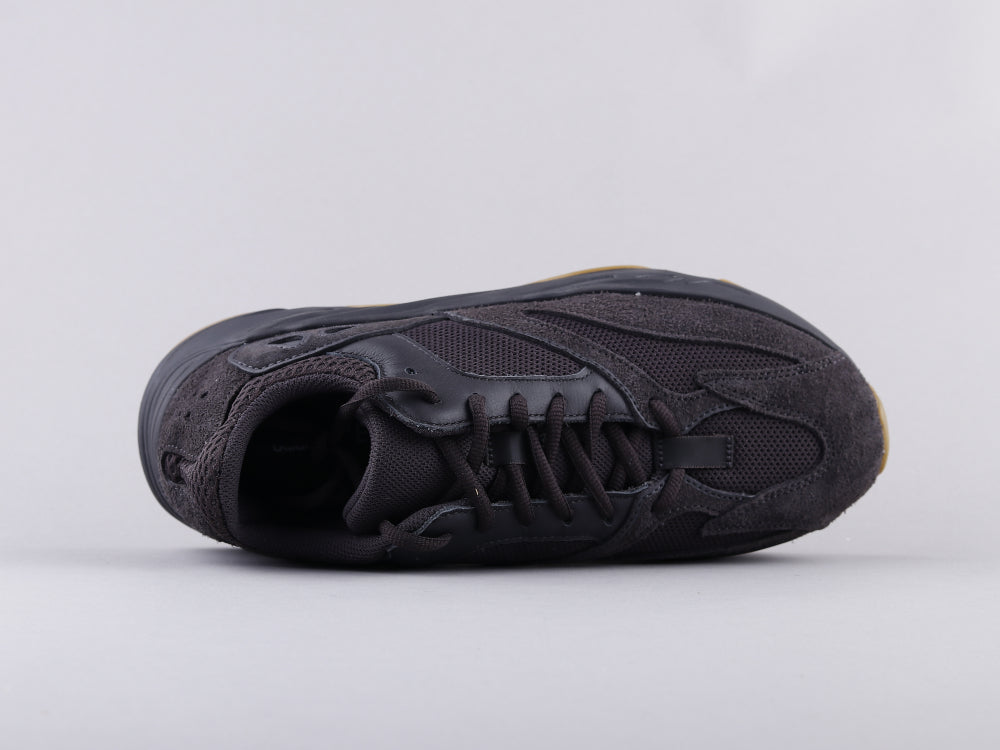 VO -Yzy 700 Raw Rubber Black Sneaker
