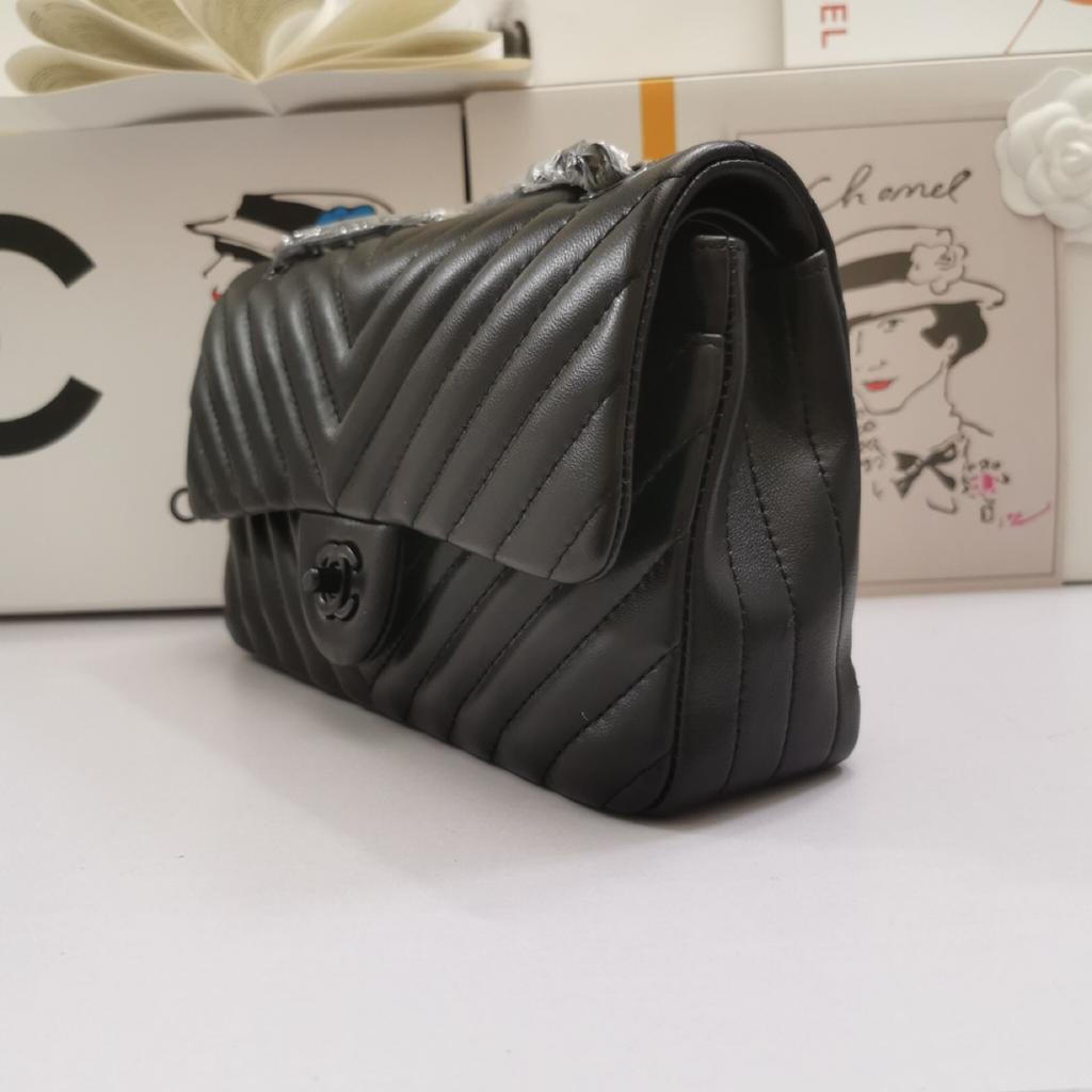 CHL Chevron Classic Handbag Black Hardware Black For Women, Women’s Bags, Shoulder And Crossbody Bags 10.2in/26cm