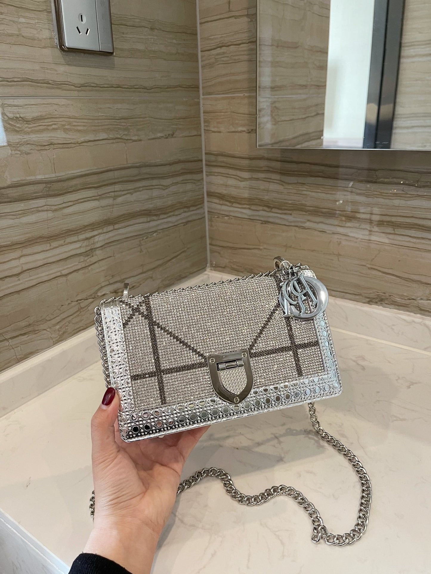 VO - AF Handbags DIR 056