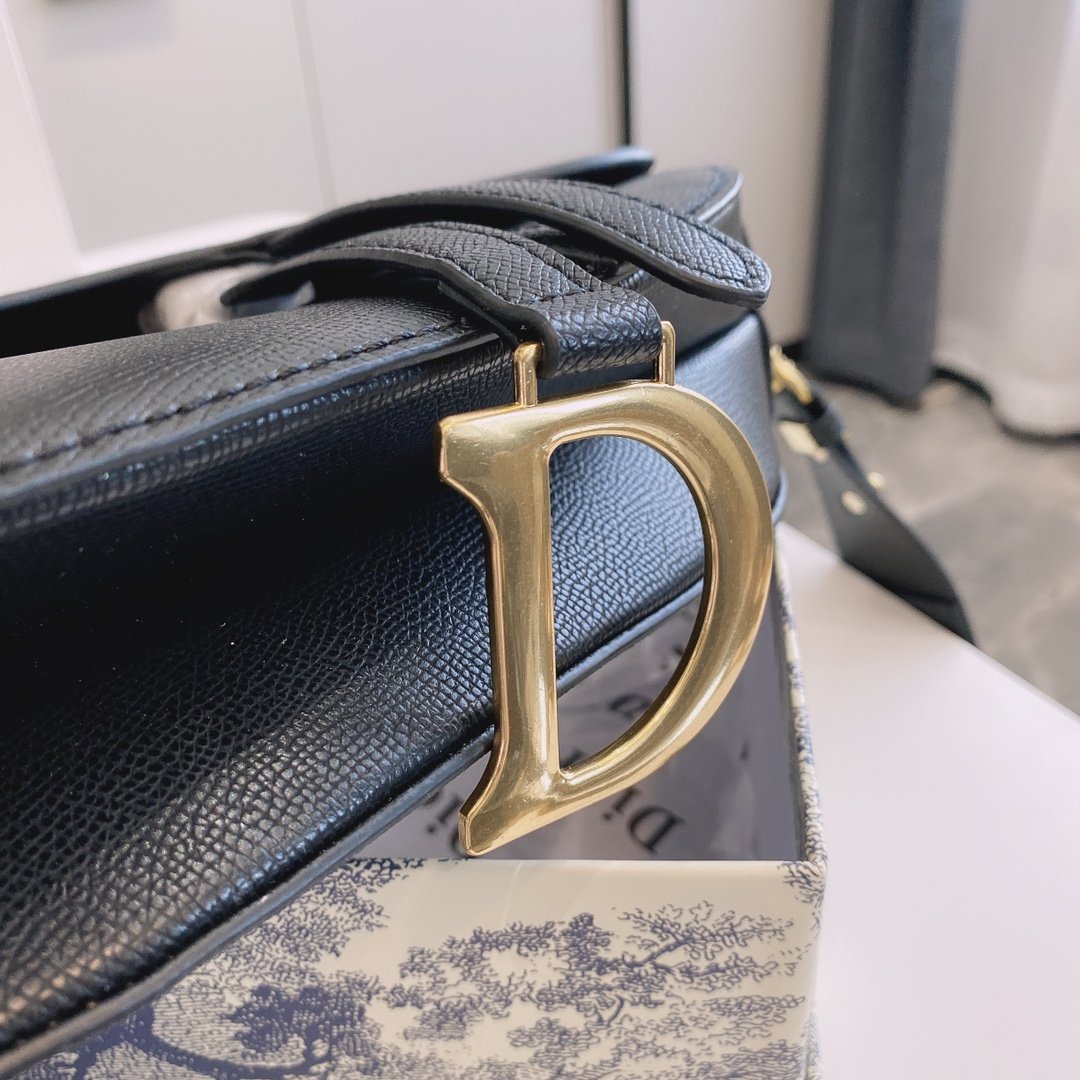 VO - AF Handbags DIR 052