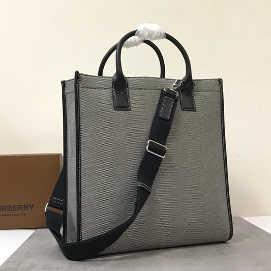 BB Horseferry Print Cotton Canvas Tote Black/Grey For Women, Women’s Bags, Shoulder And Crossbody Bags 14in/ 35.5cm BUR 80508141