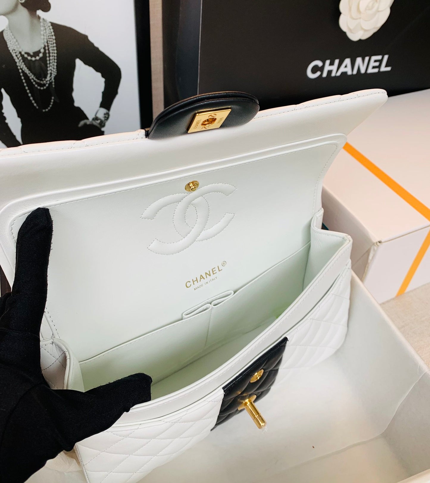 ChanelMini Flap Bag White For Women 9.8in/25cm