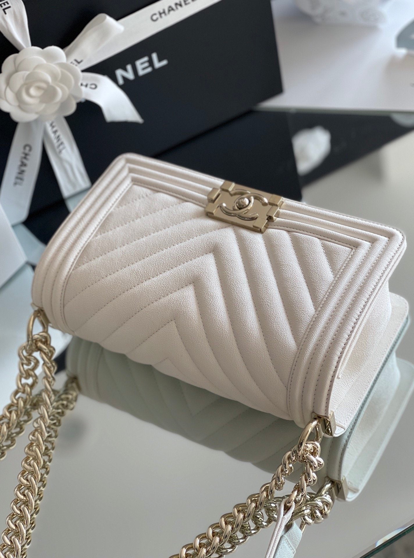 ChanelMedium Classic Flap Bag 25cm White For Women A67086