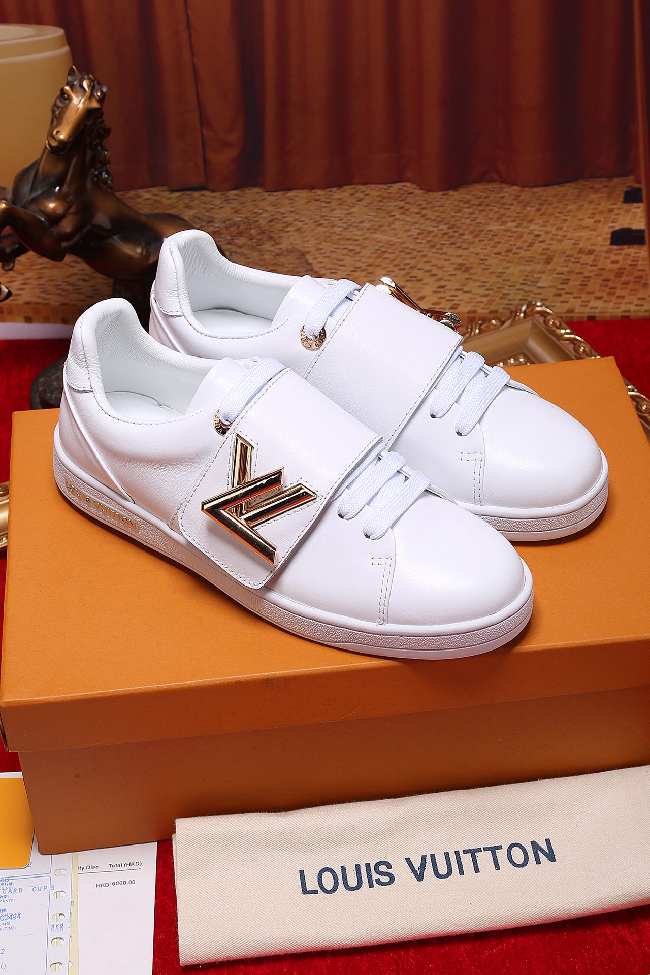 VO - LUV Font Row White Sneaker