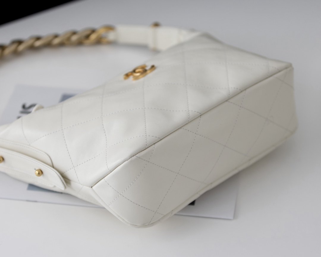 ChanelMedium Hobo Bag White For Women 11in/28cm