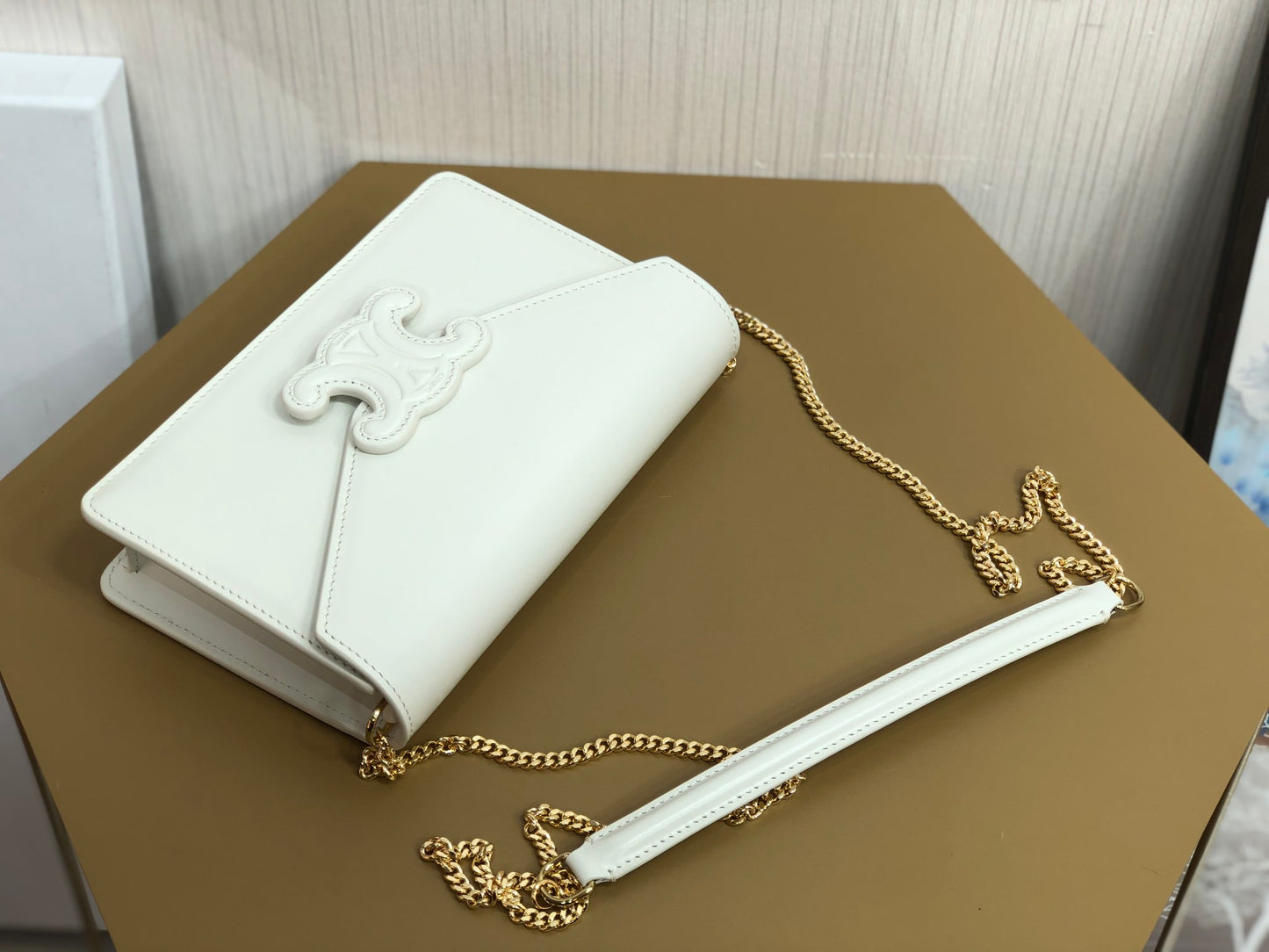 CE Wallet On Chain Triomphe White For Women 7in/19cm 