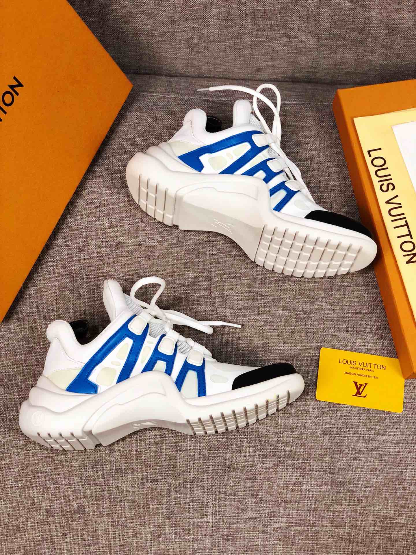 VO - LUV Archlight Blue White Black Sneaker