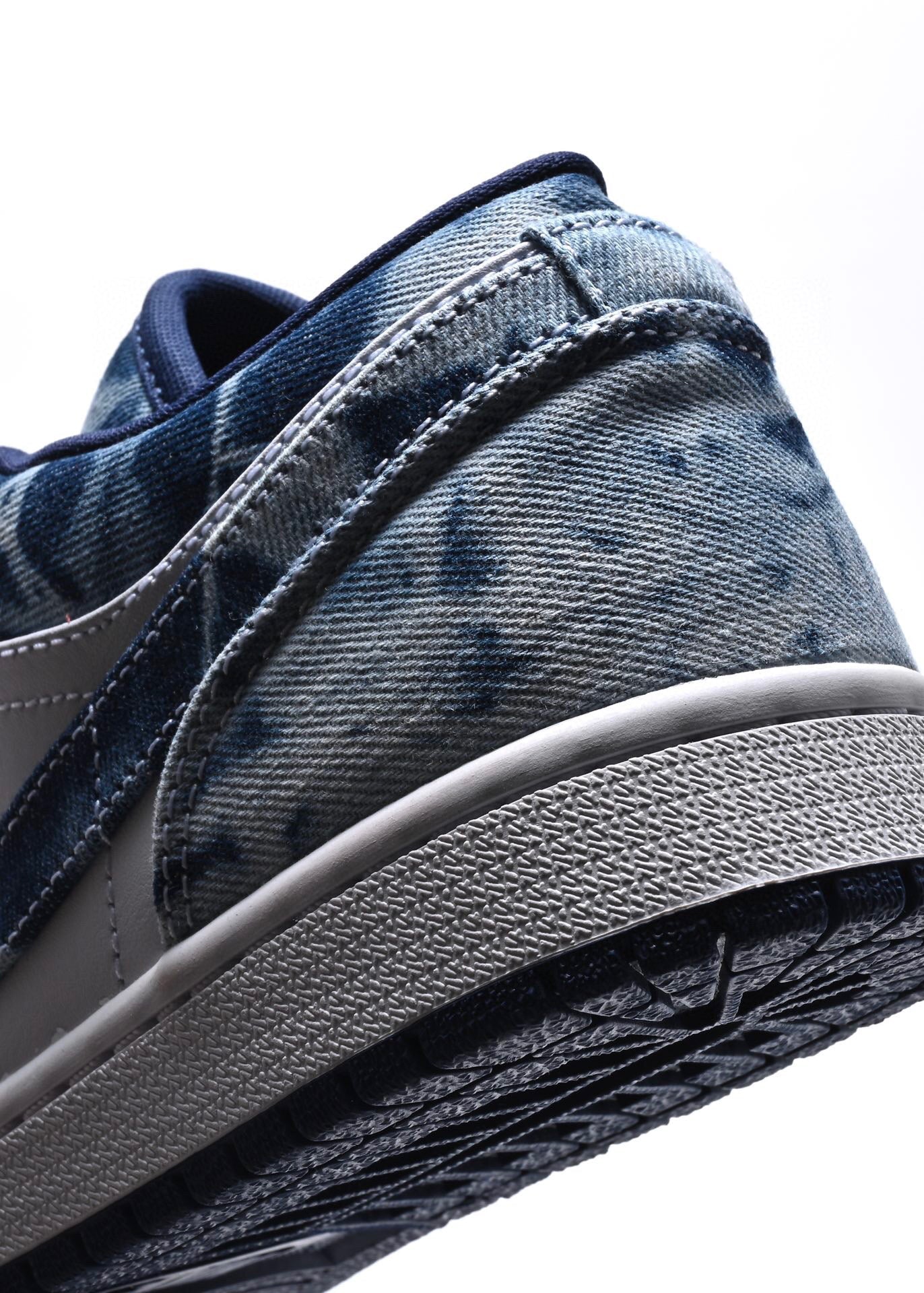 VO - AJ1 Low Washed Denim