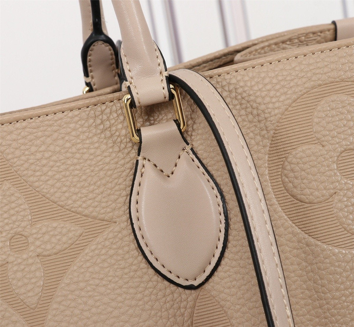 VO - AF Handbags LUV 295