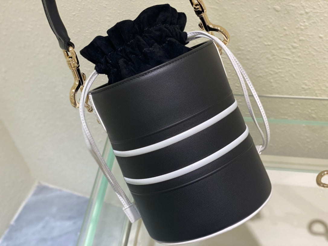 DI Small Vibe Bucket Bag Black, For Women, Women’s Handbags 5.5in/14cm CD M8703OOBR_M928