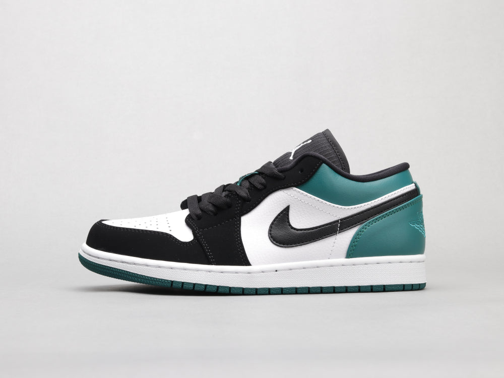 VO - AJ1 black and green toes