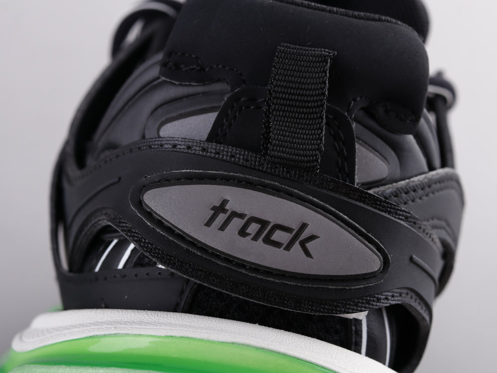 VO - Bla Track Three Generations Black Sneaker
