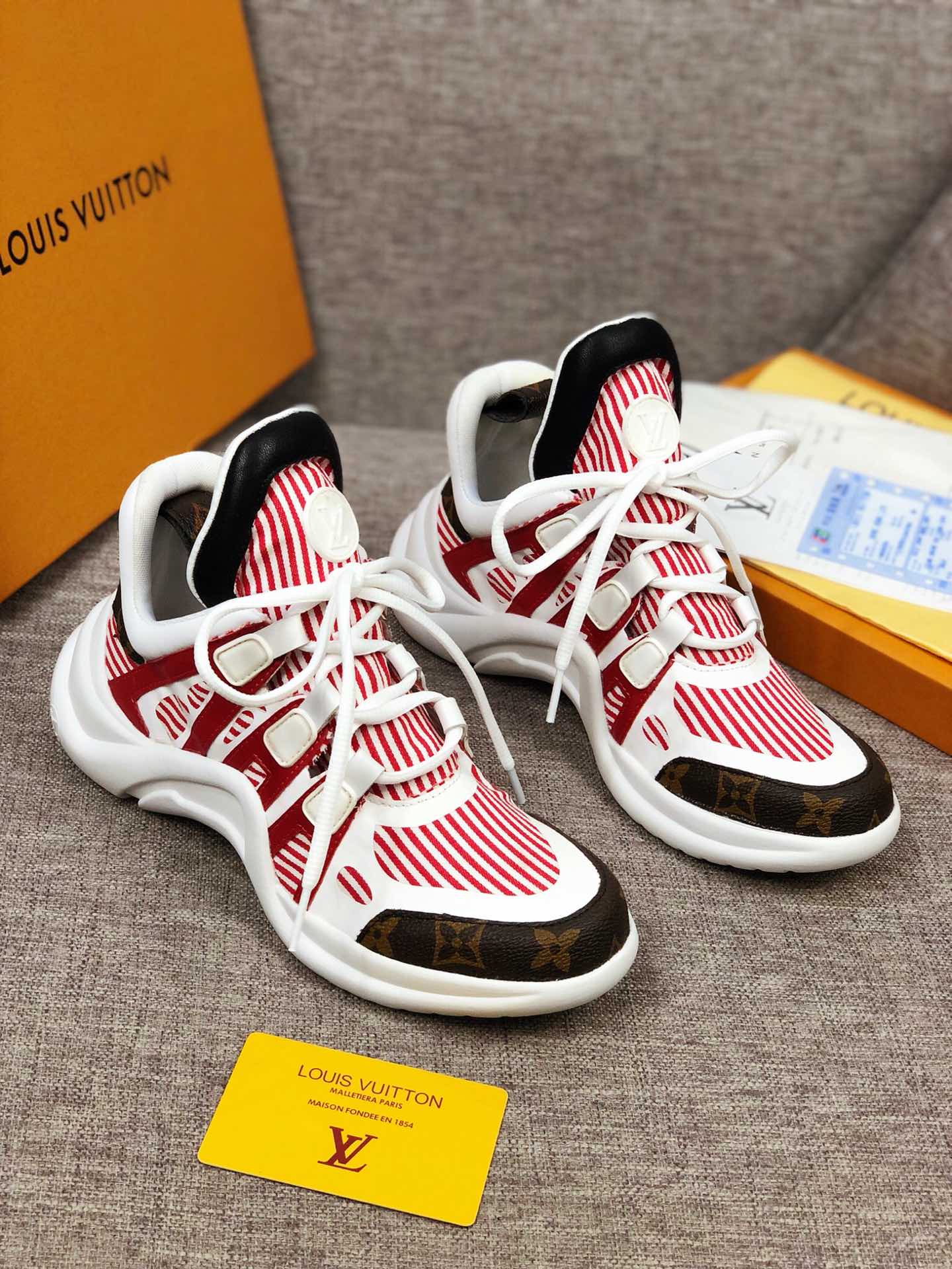 VO - LUV Archlight White Red Brown Sneaker