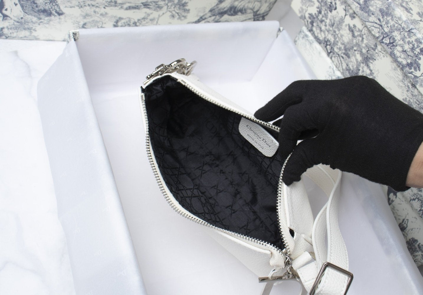 VO - AF Handbags DIR 110