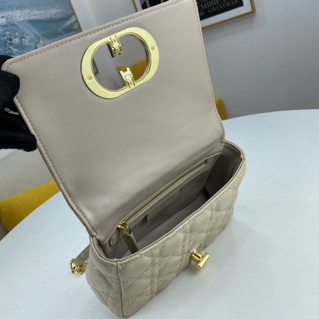 VO - AF Handbags DIR 069