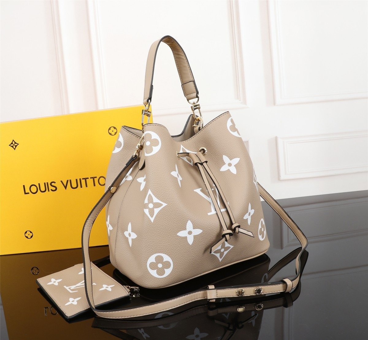 VO - AF Handbags LUV 032