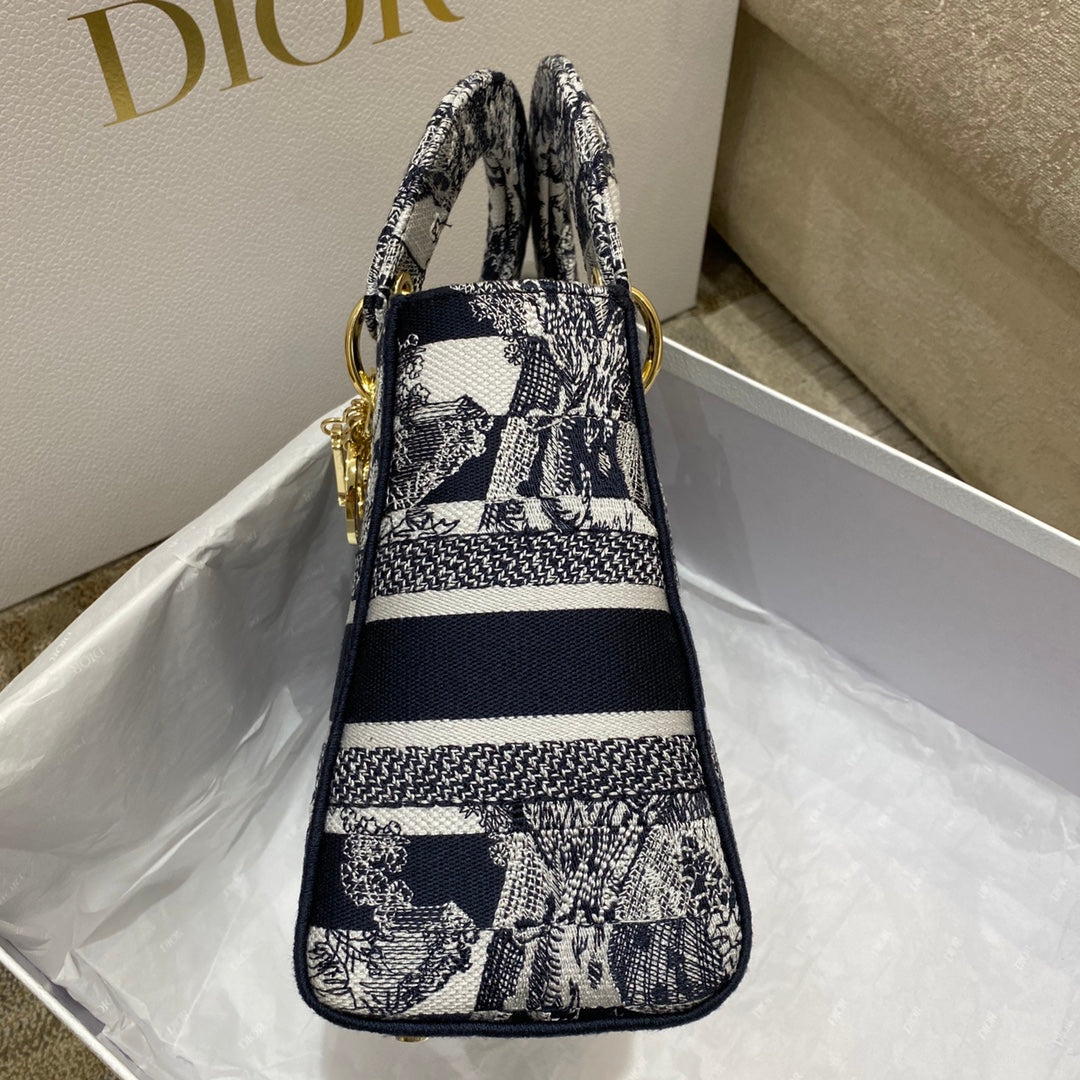 DI Medium Lady D-Lite Bag Toile de Jouy Stripes Embroidery, Navy Blue Handbags, 24cm CD M0565ORLP_M928