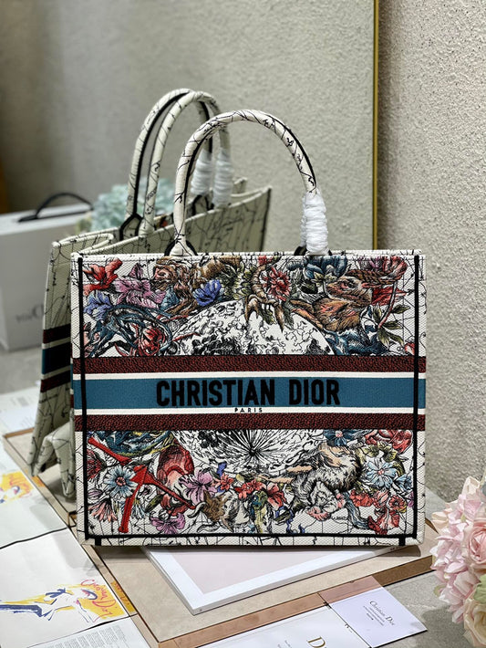 DI Large Book Tote Latte Multicolor Zodiac Embroidery, Latte Multicolor, For Women Women’s Handbags, Shoulder Bags, 42cm CD M1286ZRHP_M941