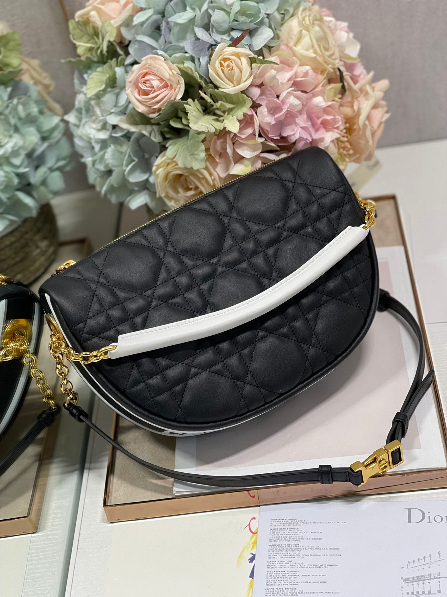 DI Medium Vibe Hobo Bag Black Cannage, Black Handbags, Crossbody Bags, 30cm CD M7201ONOA_M911