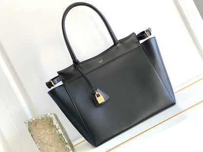 CE Medium Cabas Bourgeois Black For Women 18in/45cm 