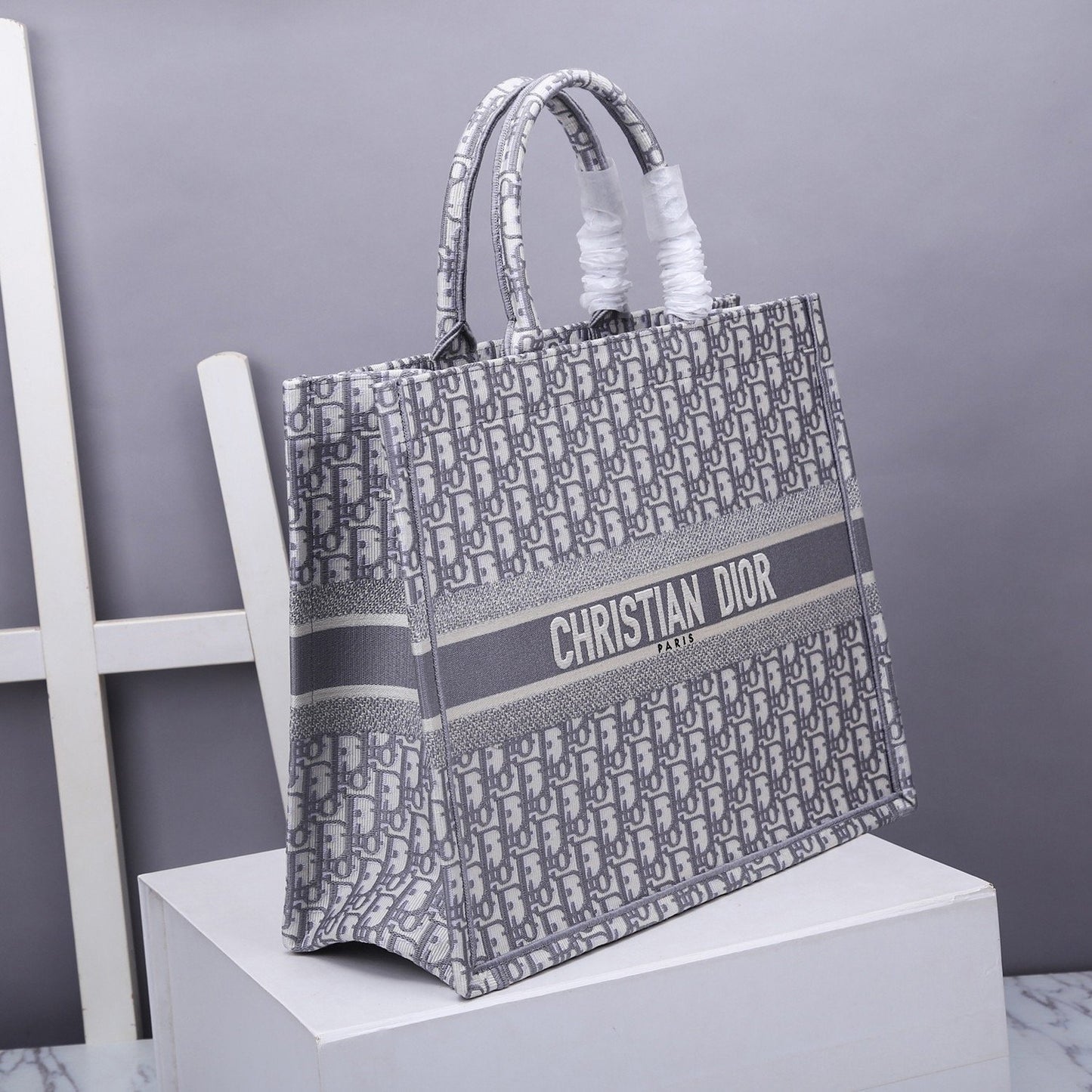 DI Large Book Tote Gray, For Women, Women’s Handbags 16.5in/42cm CD M1286ZRIW_M932