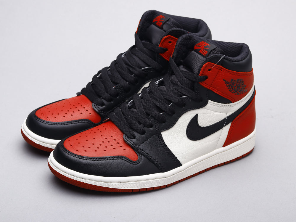 VO - AJ1 black red toe